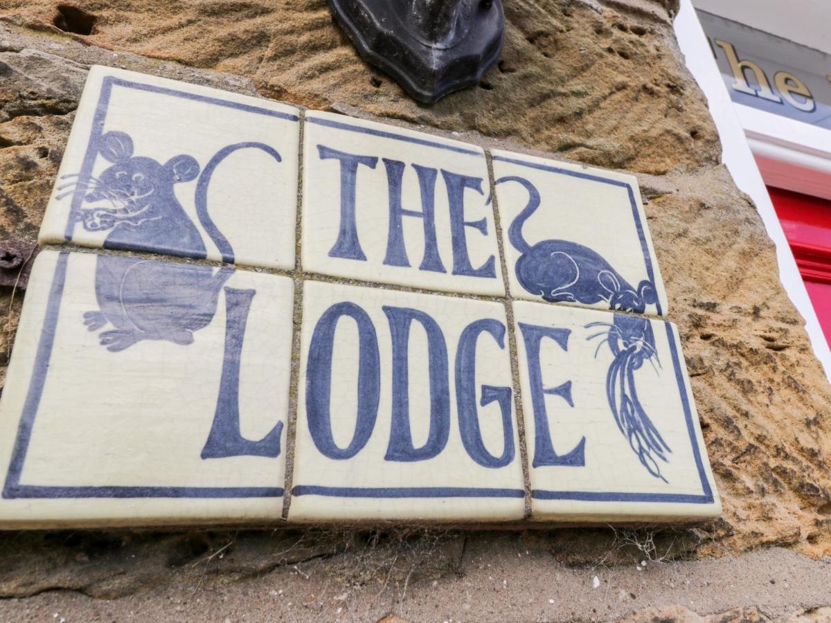 The Lodge Уитби Екстериор снимка